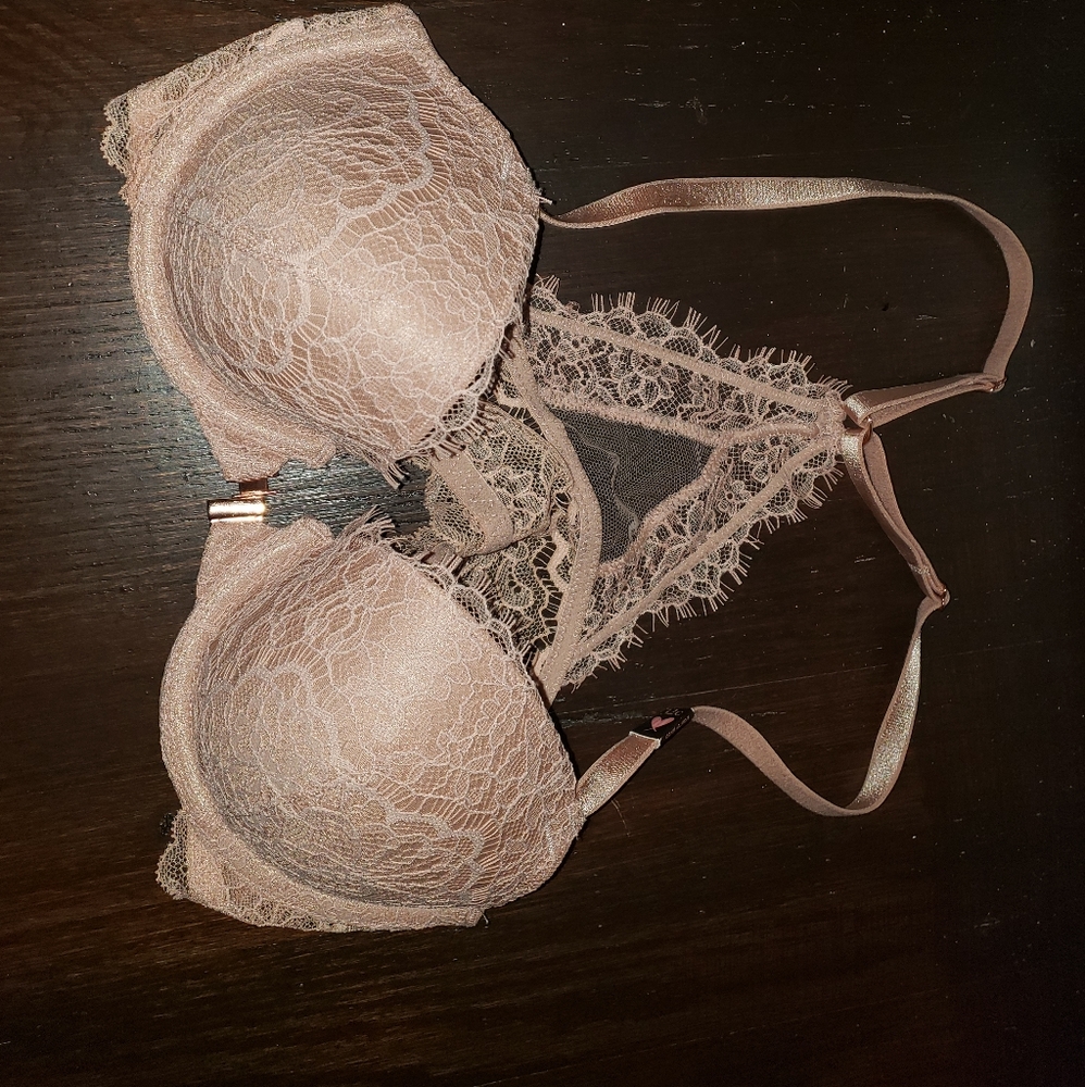 Victoria's Secret Racerback Lace Bra 32C Peachy Pink Front Closure